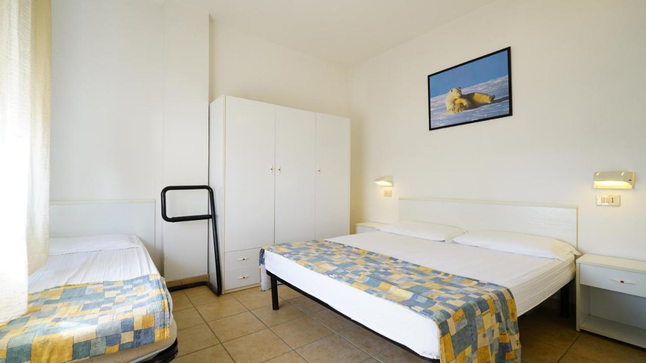 Residenza Holiday Llido Degli Estensi Exteriör bild