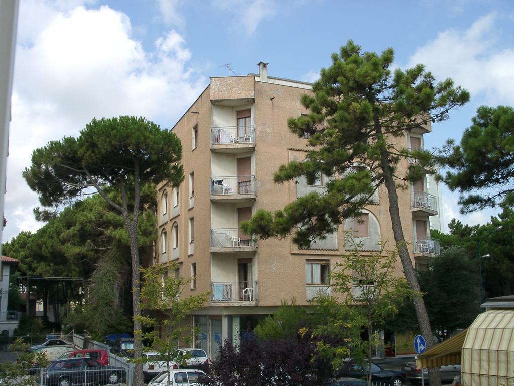 Residenza Holiday Llido Degli Estensi Exteriör bild